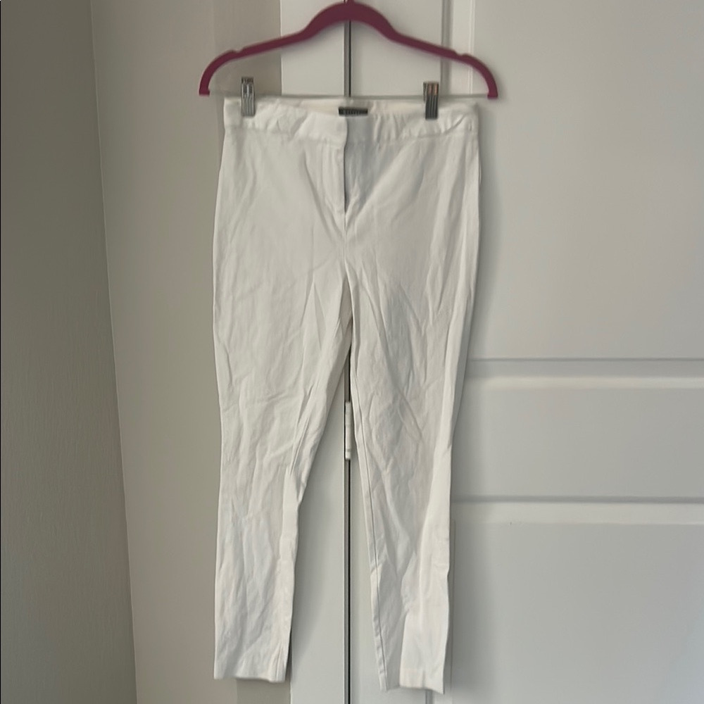 Metaphor White Capris